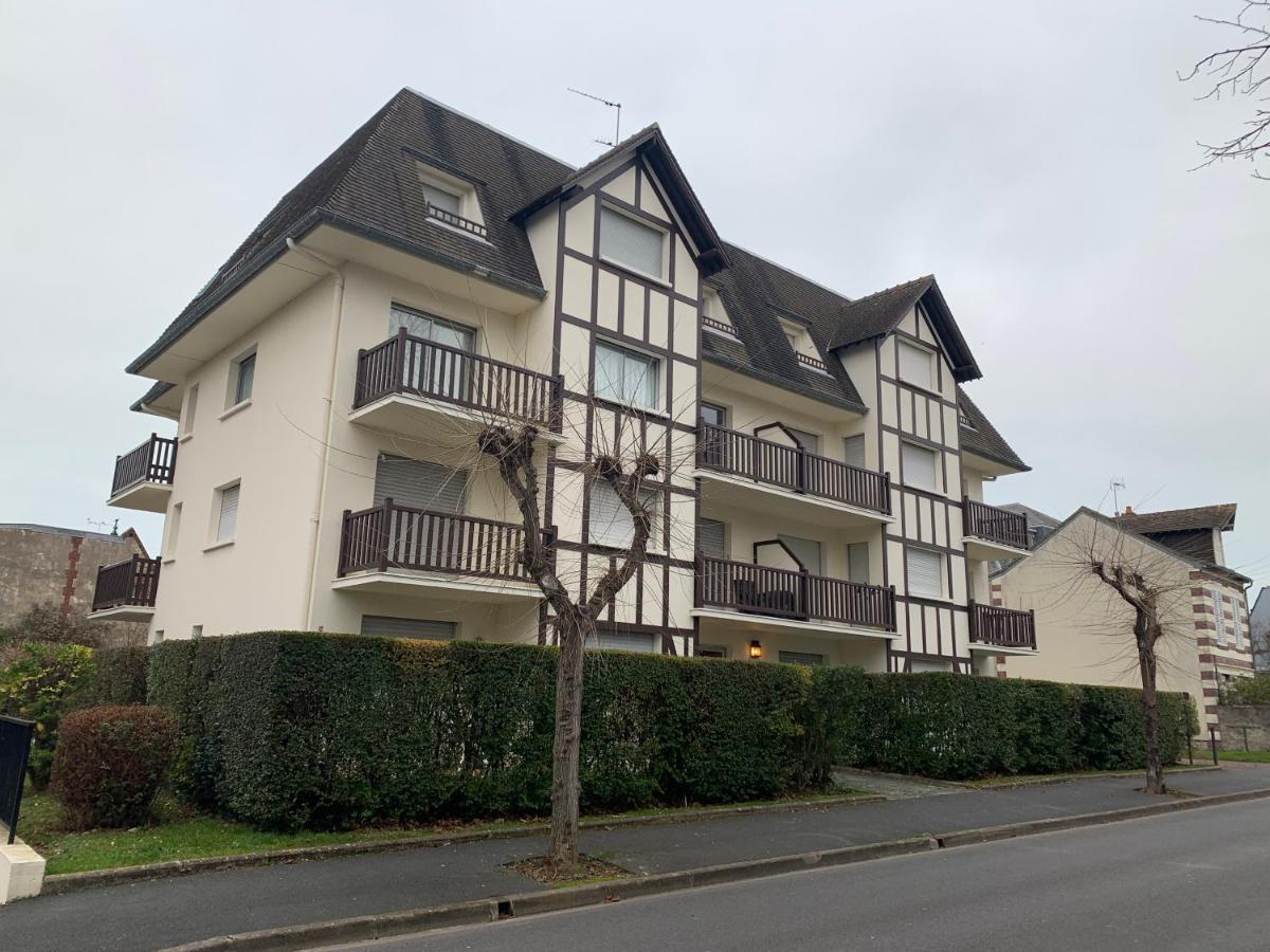 Apartamento Les Ormes 17 Houlgate Exterior foto